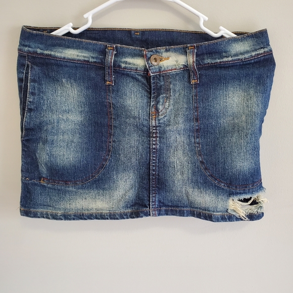 Skirt - Picture 3 of 6